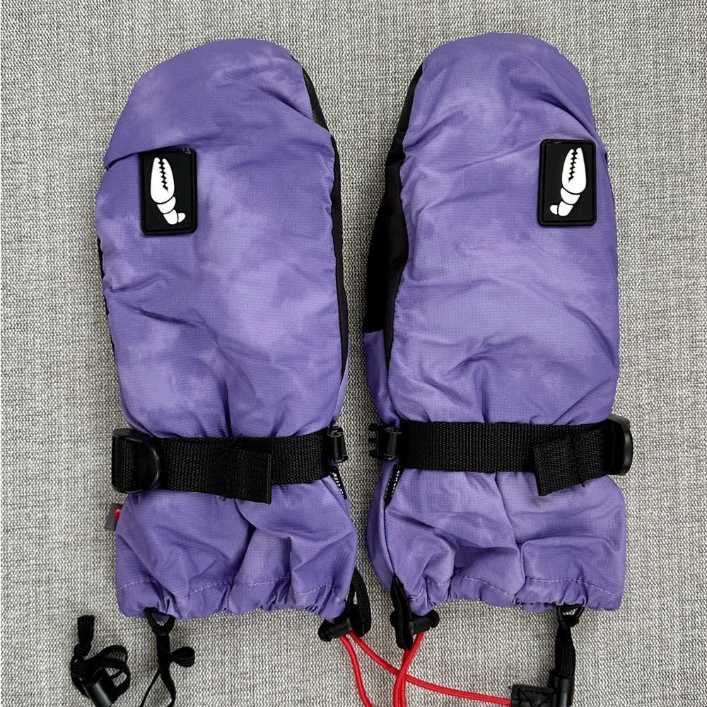 Crab Grab cinch mittens in Women’s size Small - Medium color Sky Violet